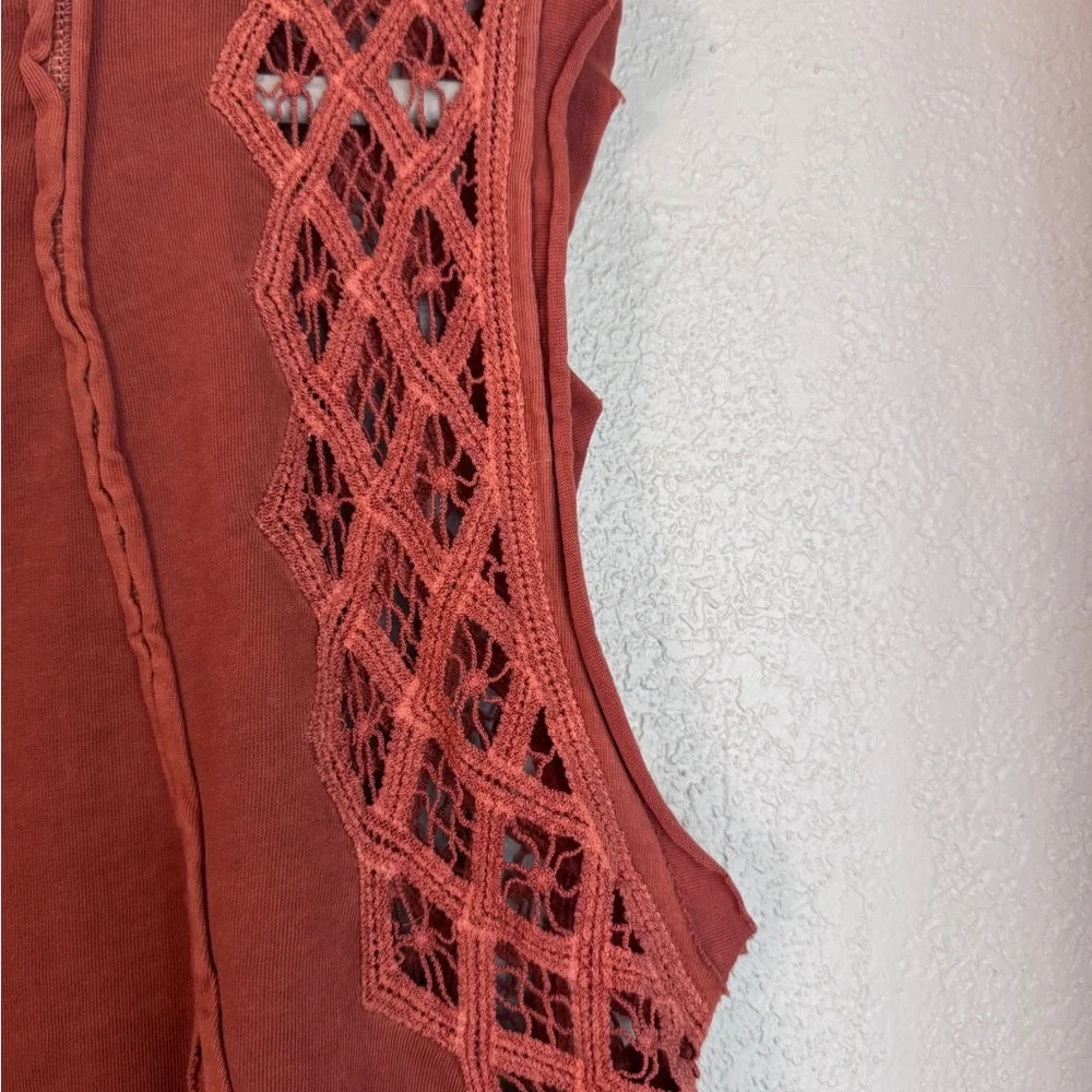 Free People Rust Lace Sleeve Muscle Tee NWOT XS - Picture 5 of 5